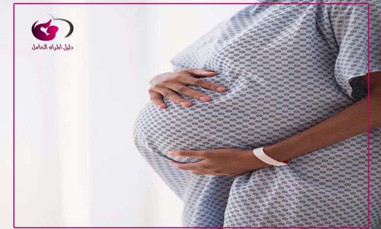 هل نزول دم بني في موعد الدورة من علامات الحمل دليل المرأة الحامل