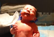 كيفية العناية بالصحة النفسية أثناء الحمل في الإمارات والسعودية