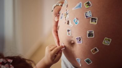 كيفية العناية بالصحة النفسية خلال فترة الحمل في السعودية والإمارات