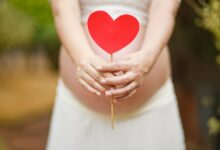 هل تغير رغبتكِ في العلاقة الحميمة أثناء الحمل يعكس جنس الجنين؟ الحقائق العلمية والموروثات الشعبية